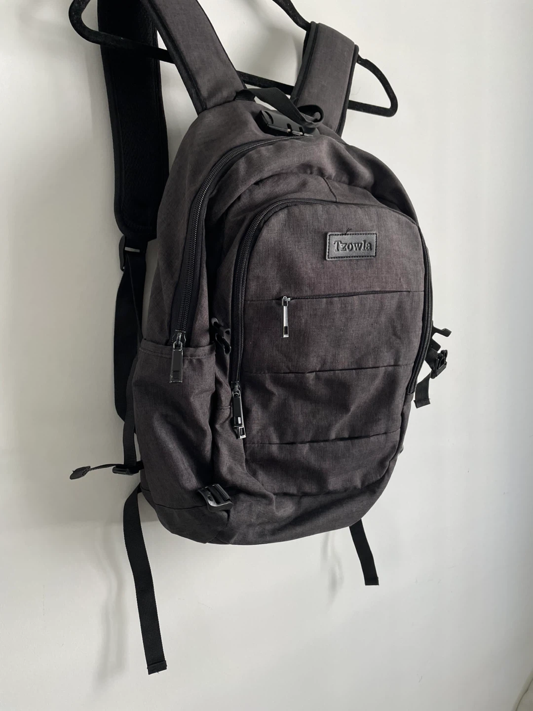 Tzowla Grey Backpack with Lock