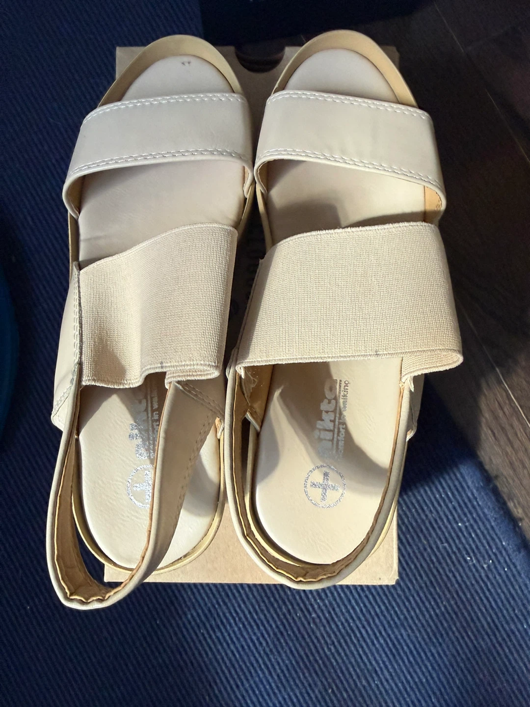 Women's Sandals - Black & Beige