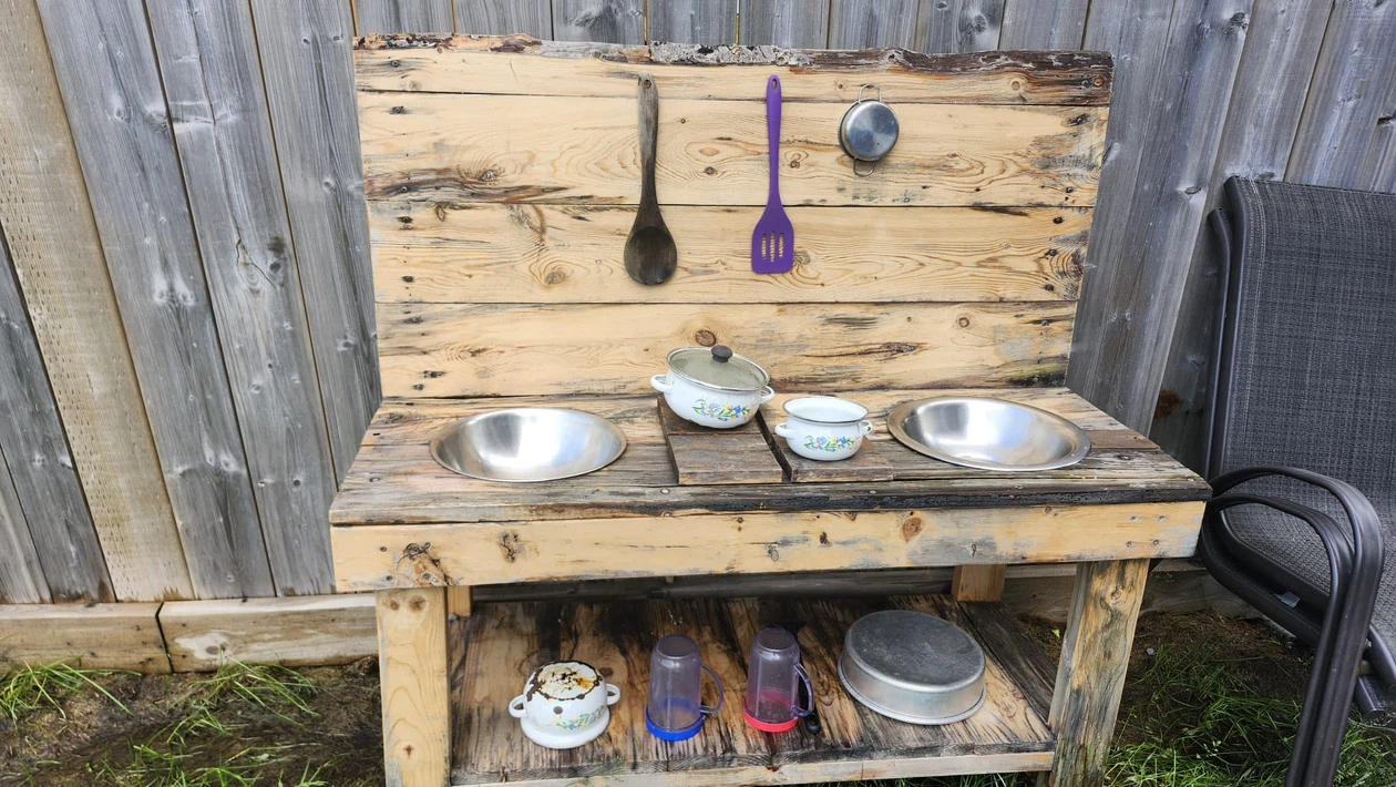Wooden Mud Kitchen with Accessories - photo 2