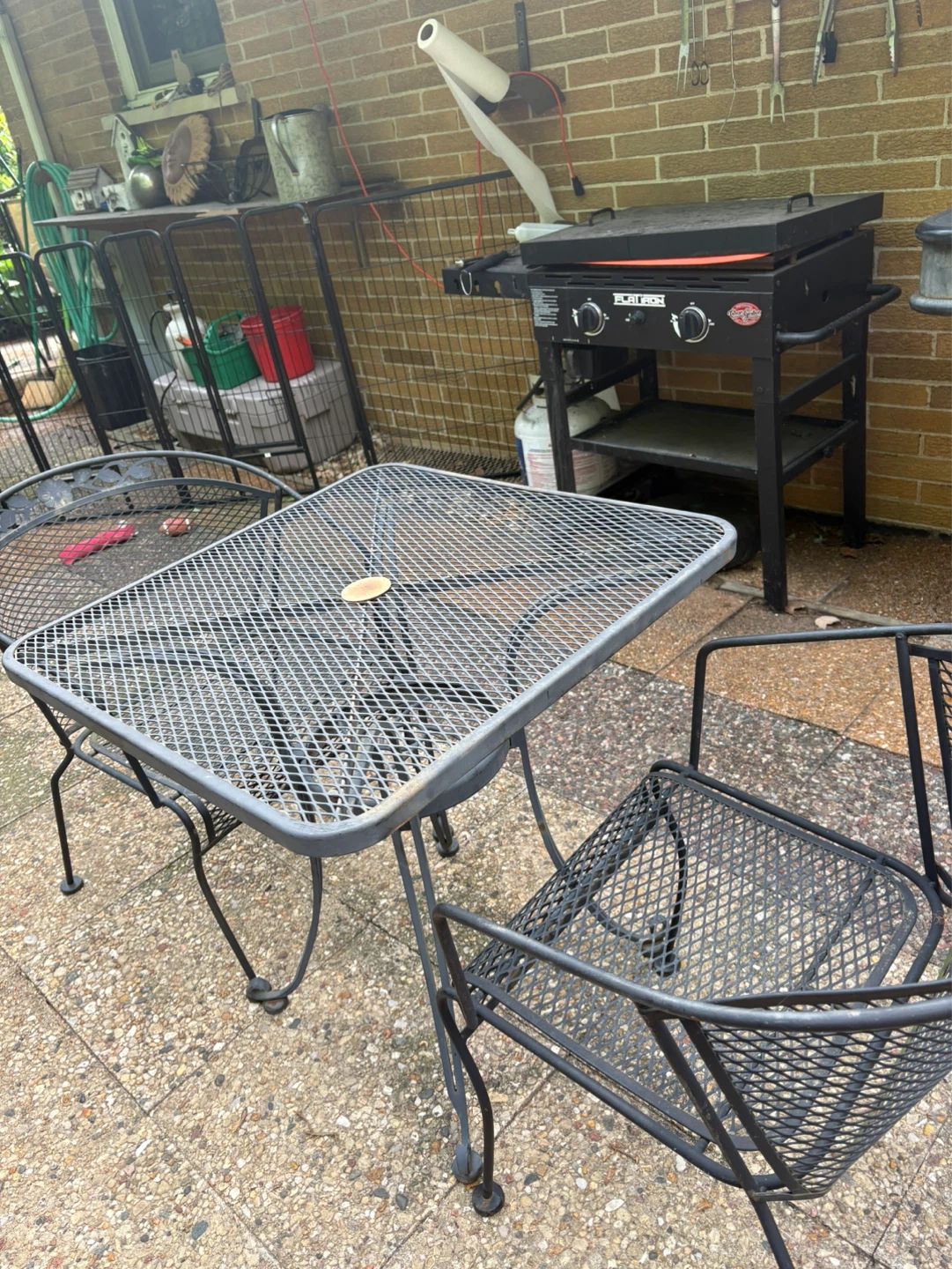 Wrought iron table and chairs - photo 2