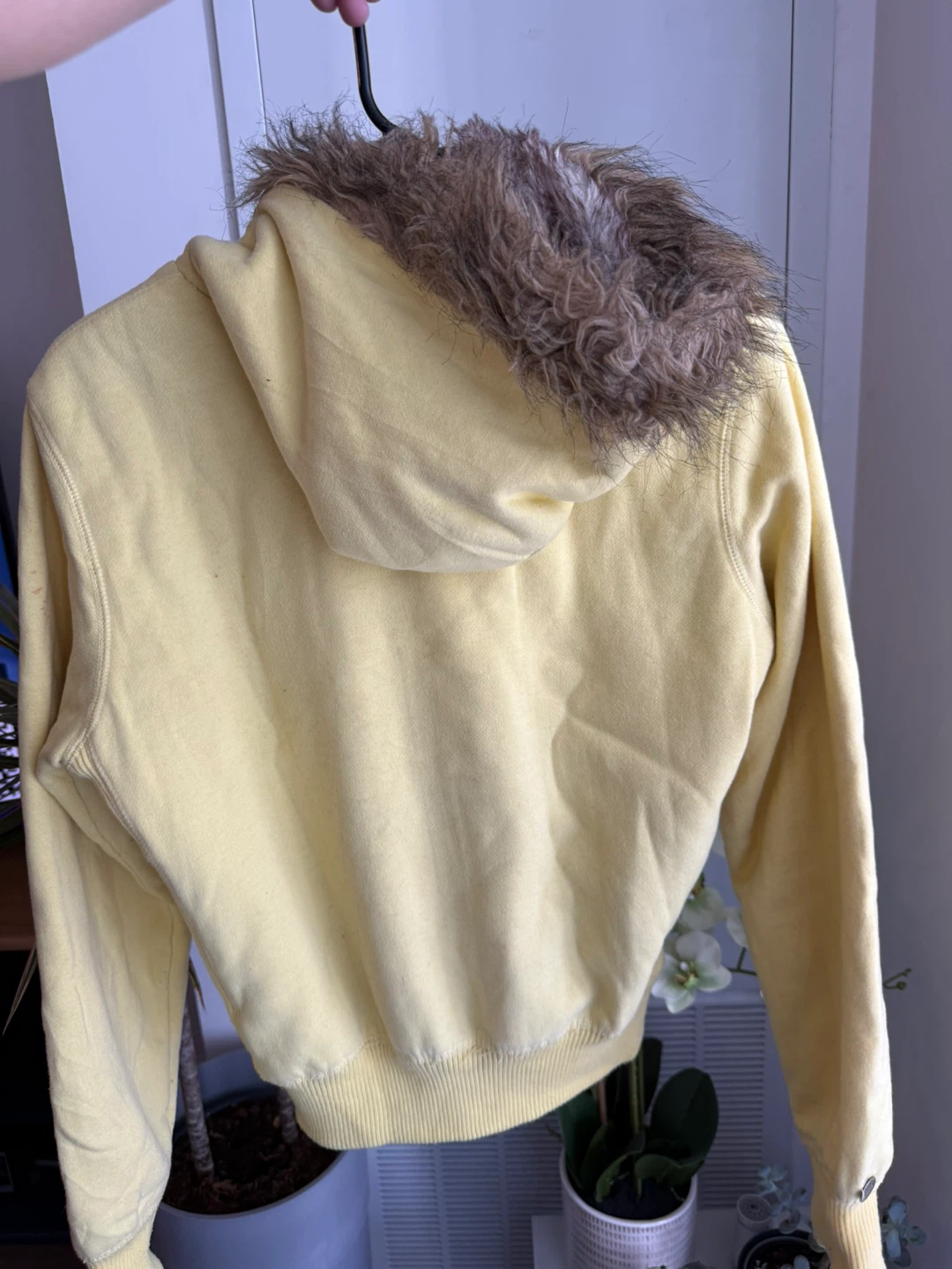 MOVE OUT SALE! Abercrombie & Fitch Faux Fur Lined Hoodie - photo 2