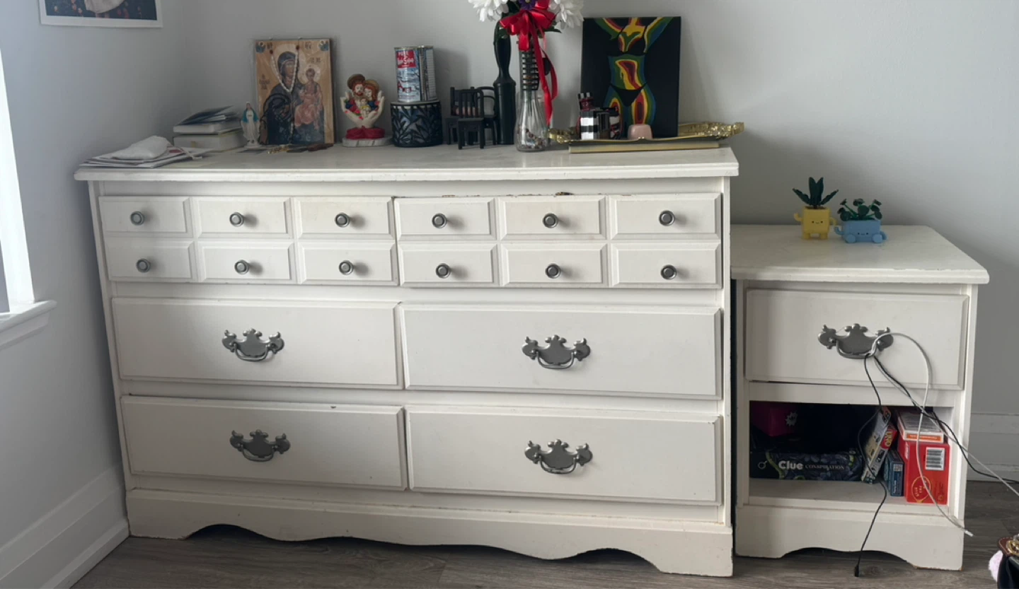 White 6 Drawer Dresser and Matching Nightstand