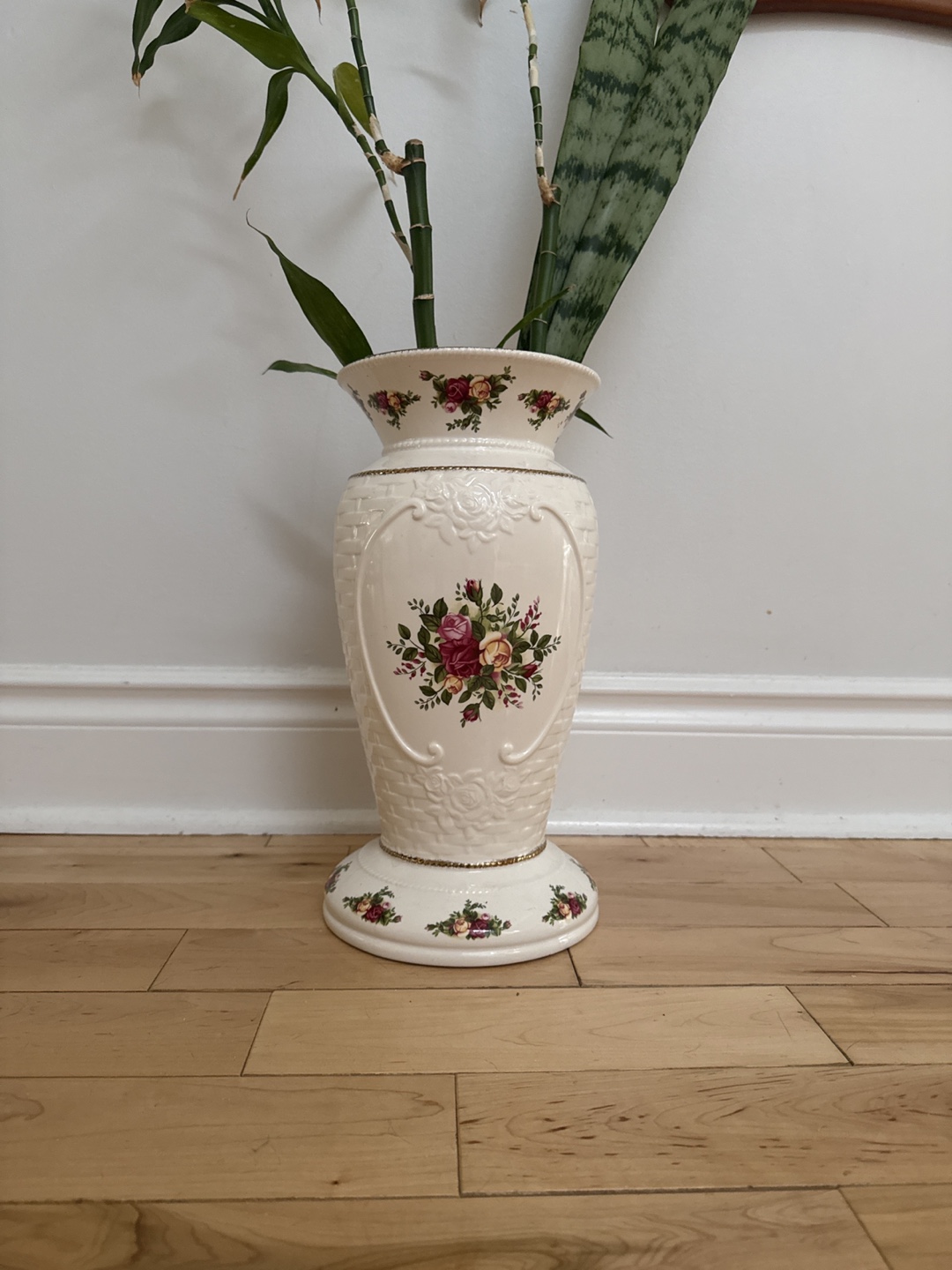 Royal Albert Old Country Roses Basketweave Vase