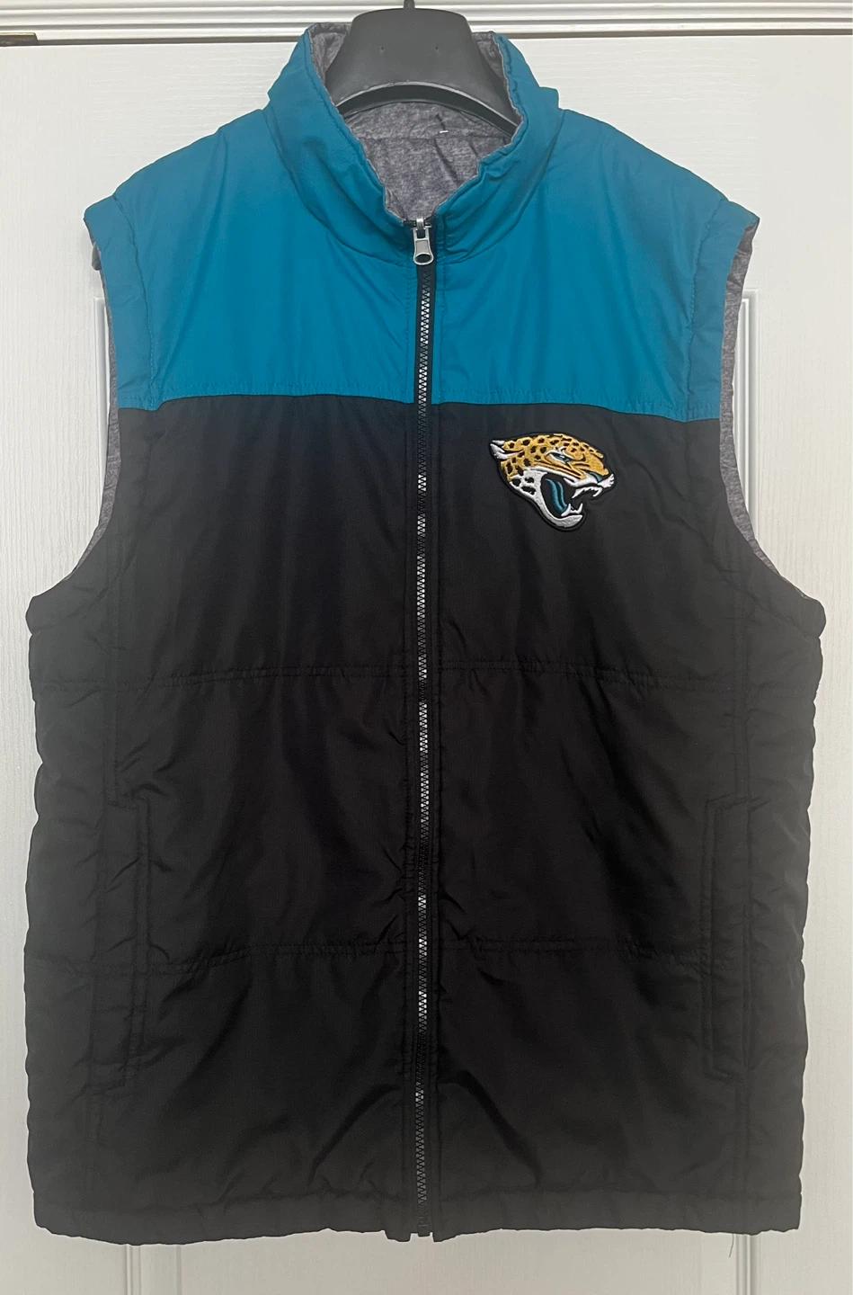 Jacksonville Jaguars Puffer Vest Reversible • Men’s Size Large