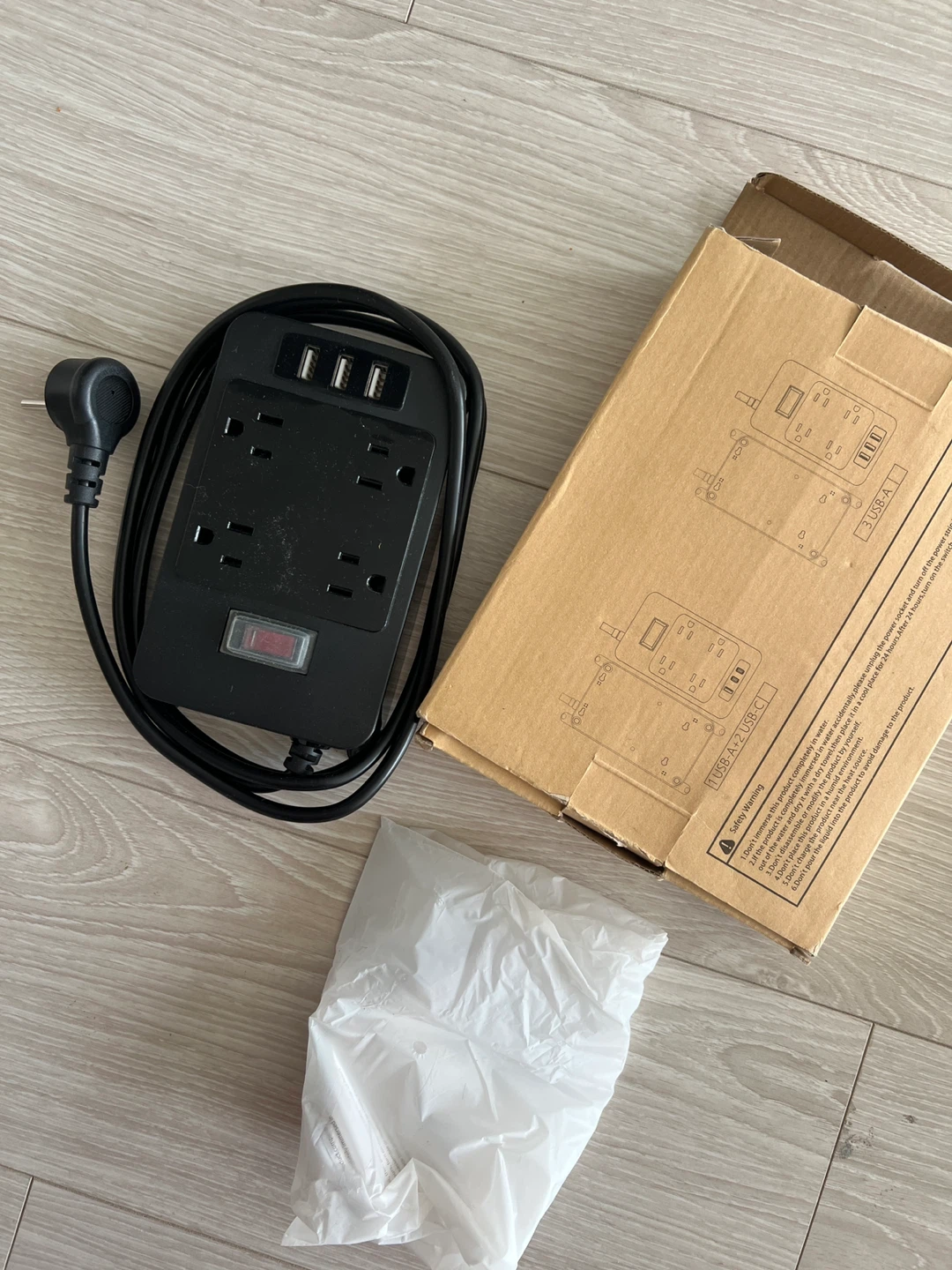 Loitinsy Waterproof Outdoor Power Bar - photo 3