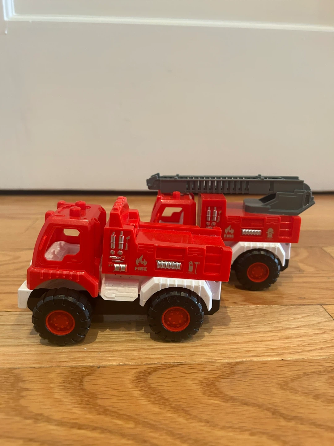 Set of 2 Red Toy Fire Trucks with Ladders - photo 3