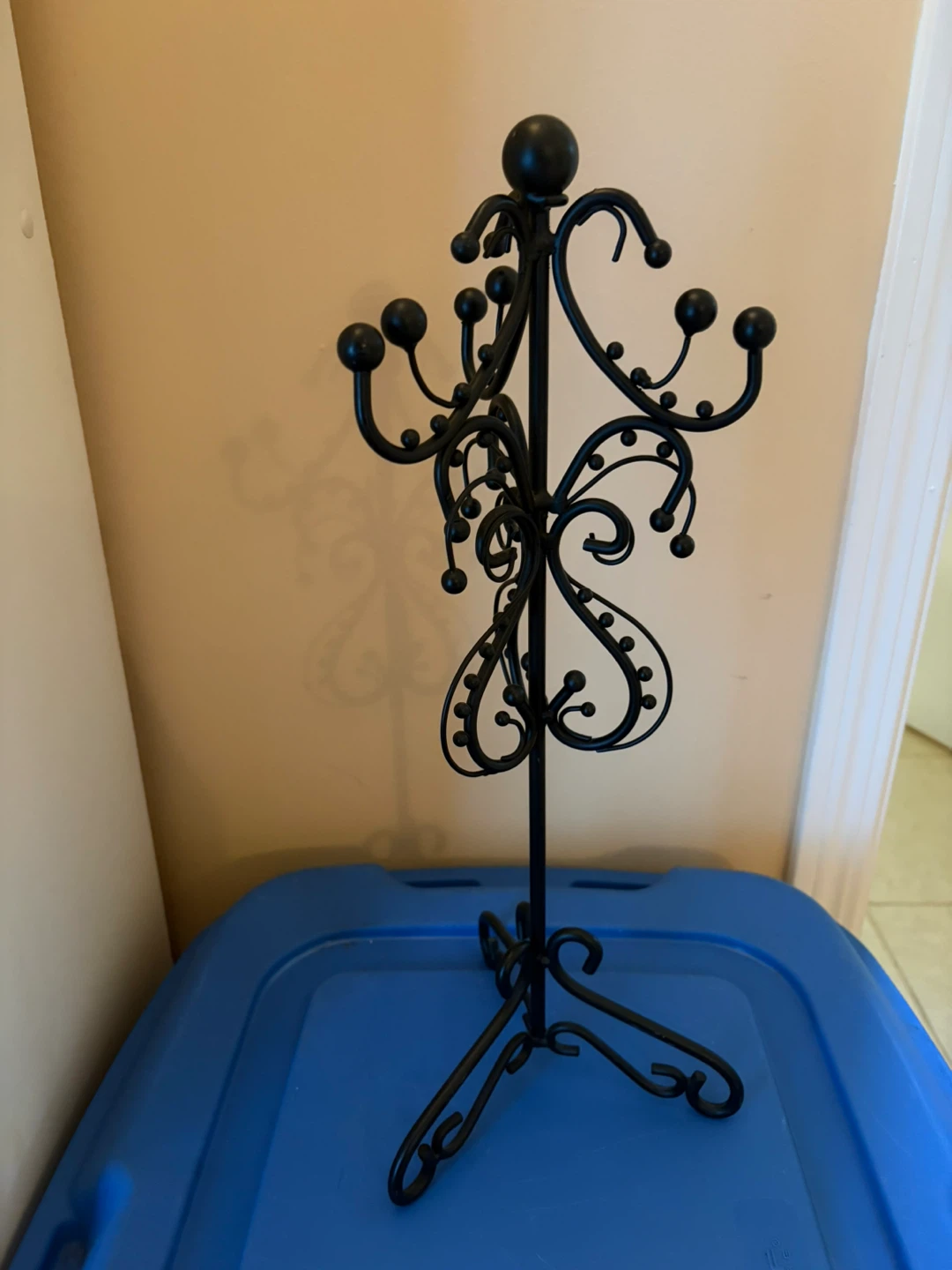Black Metal Decorative Jewelry Stand - photo 2