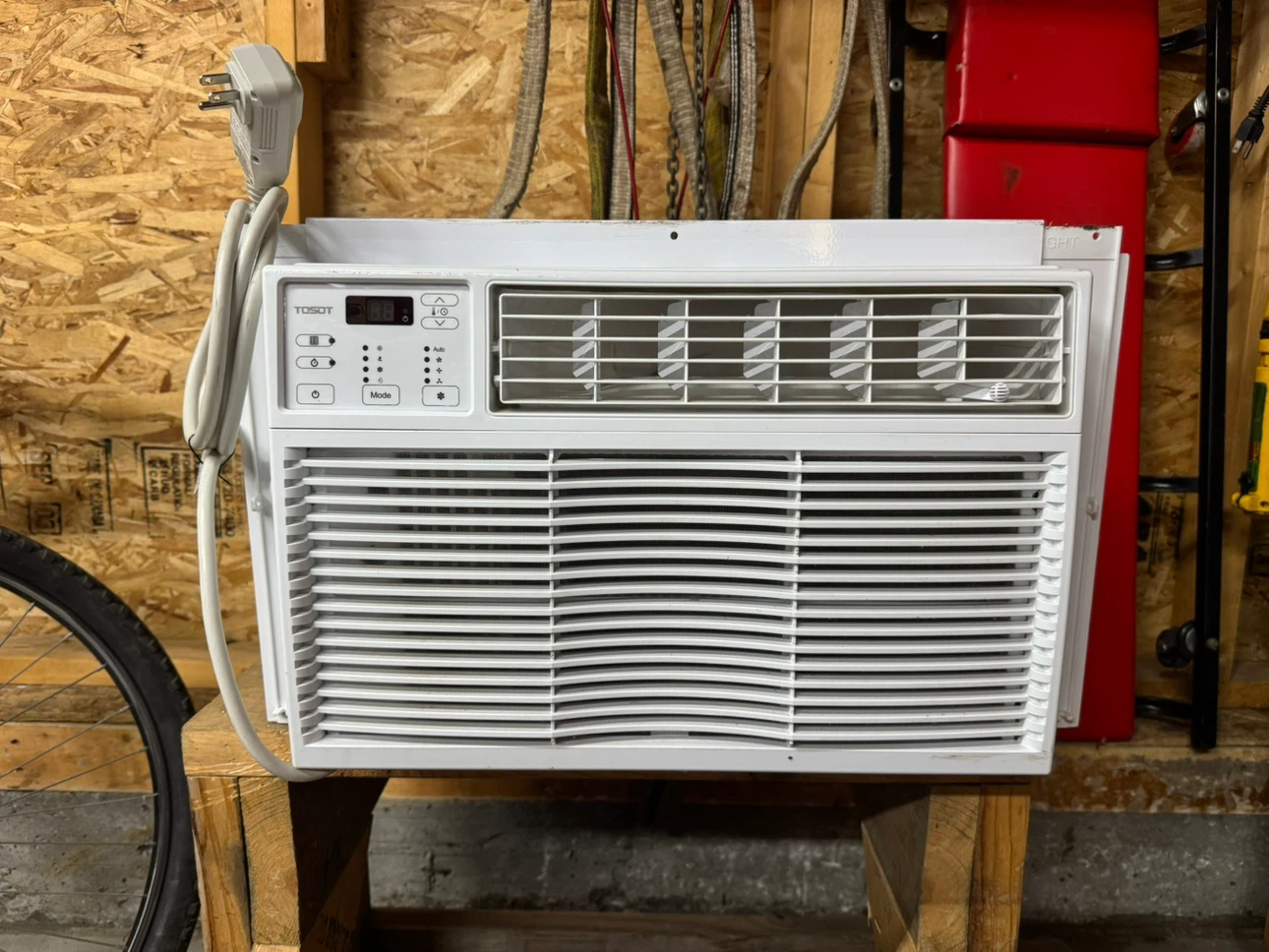 Window air conditioner. - photo 3
