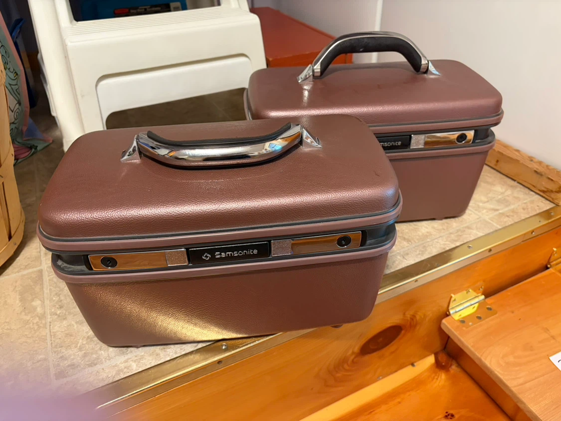 Vintage twin Samsonite Train Case Sets
