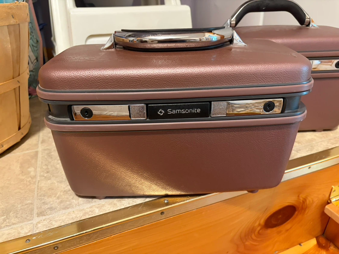 Vintage twin Samsonite Train Case Sets - photo 2