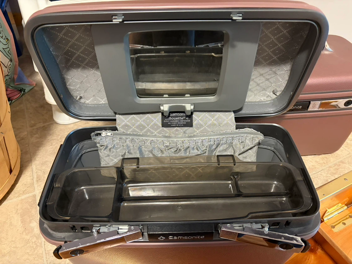 Vintage twin Samsonite Train Case Sets - photo 3