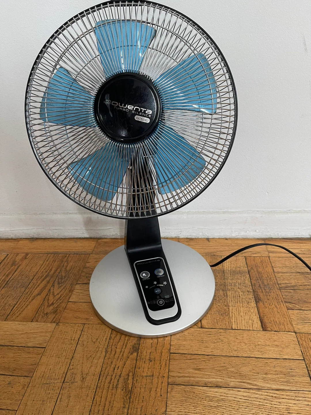 Rowenta VU2660 Turbo Silence Electronic Table Fan - Gray, 12" - photo 3