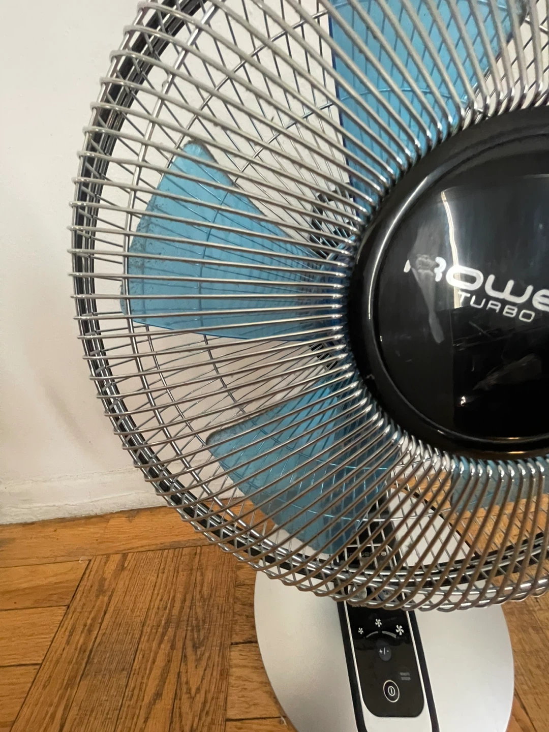 Rowenta VU2660 Turbo Silence Electronic Table Fan - Gray, 12" - photo 5