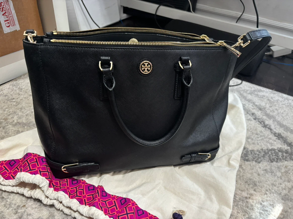 Authentic Tory Burch Robinson tote bag in black Saffiano leather