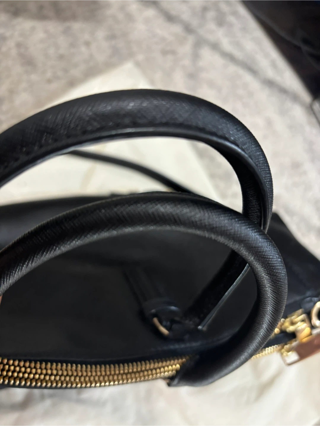 Authentic Tory Burch Robinson tote bag in black Saffiano leather - photo 4
