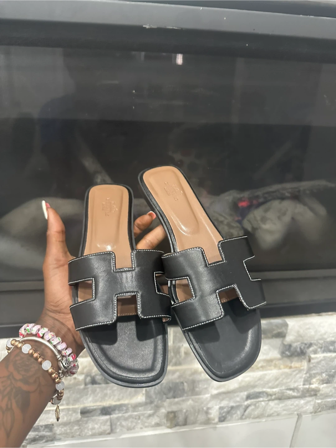 Hermès Black Leather H Slides Sandals - photo 2