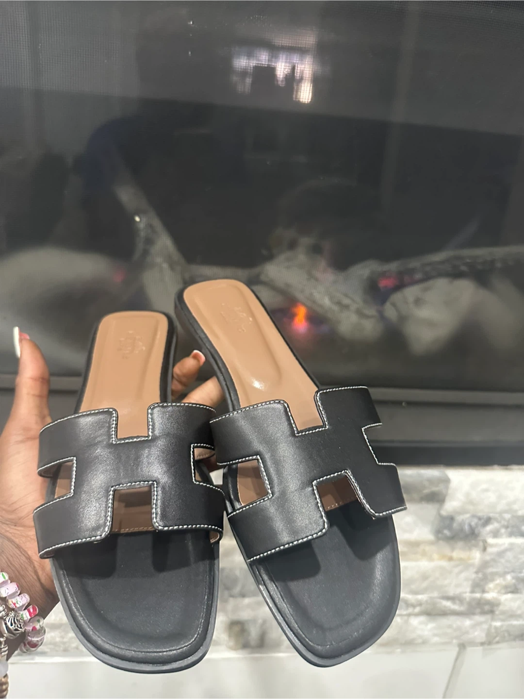 Hermès Black Leather H Slides Sandals - photo 4