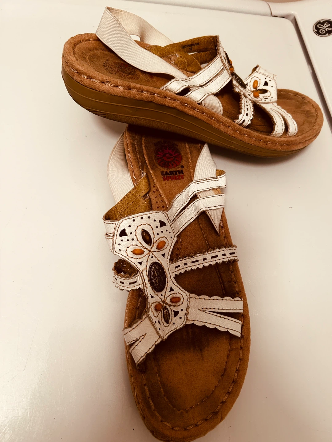 Earth Spirit White leather Sandals
