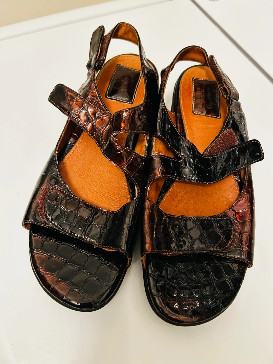 CLARKS Women's leather Sandals