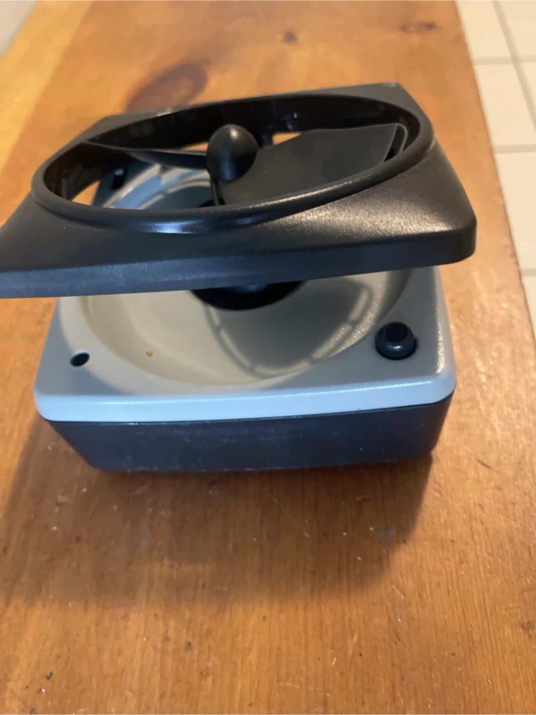 Caframo MiniMax Deluxe Battery Powered Portable Fan - photo 5