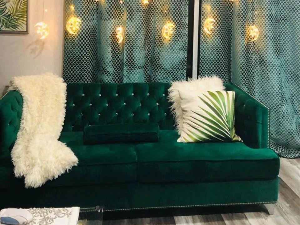 Emerald Green Velvet Tufted Sofa - photo 2