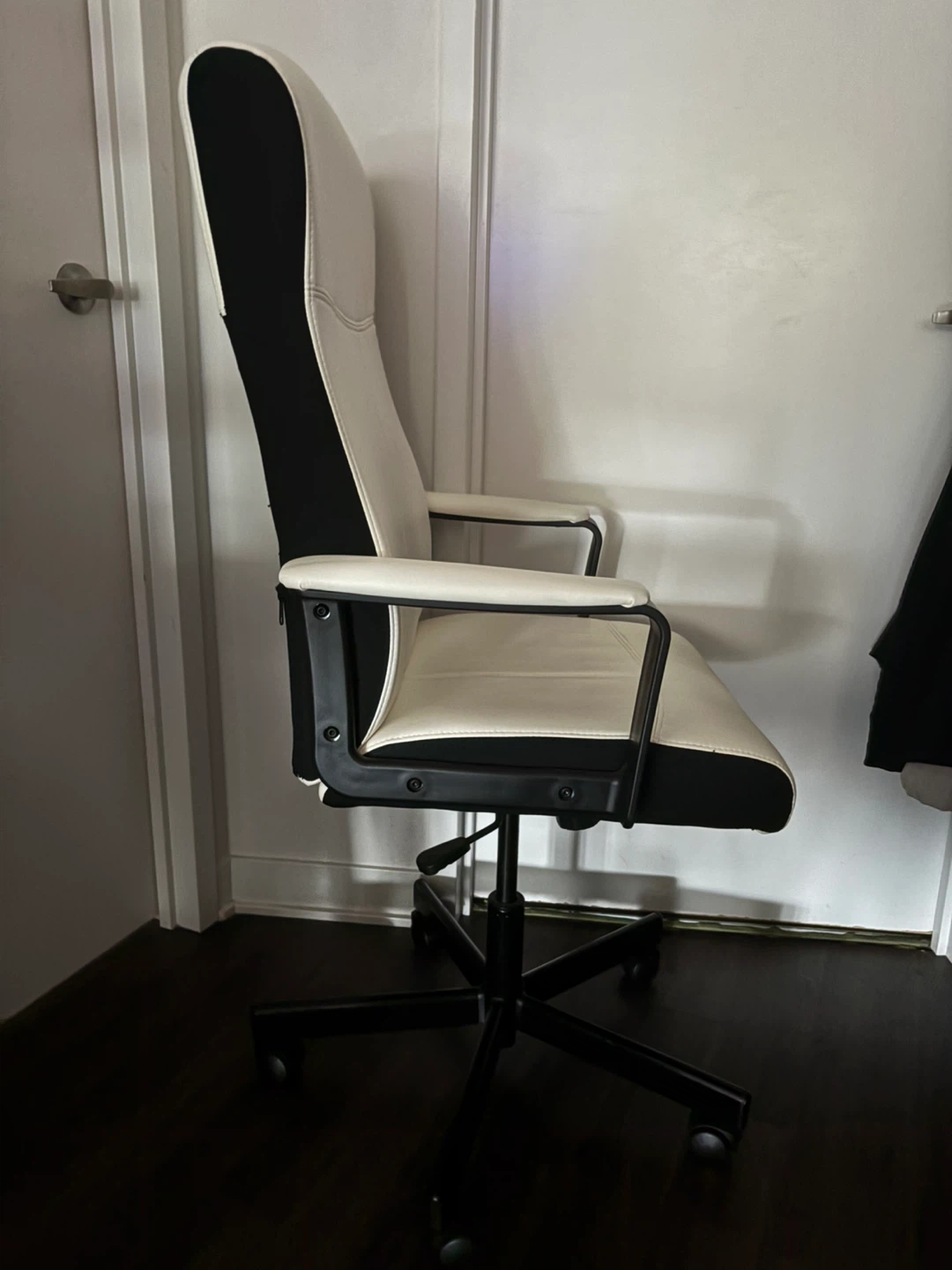 White and Black Office Chair - photo 3