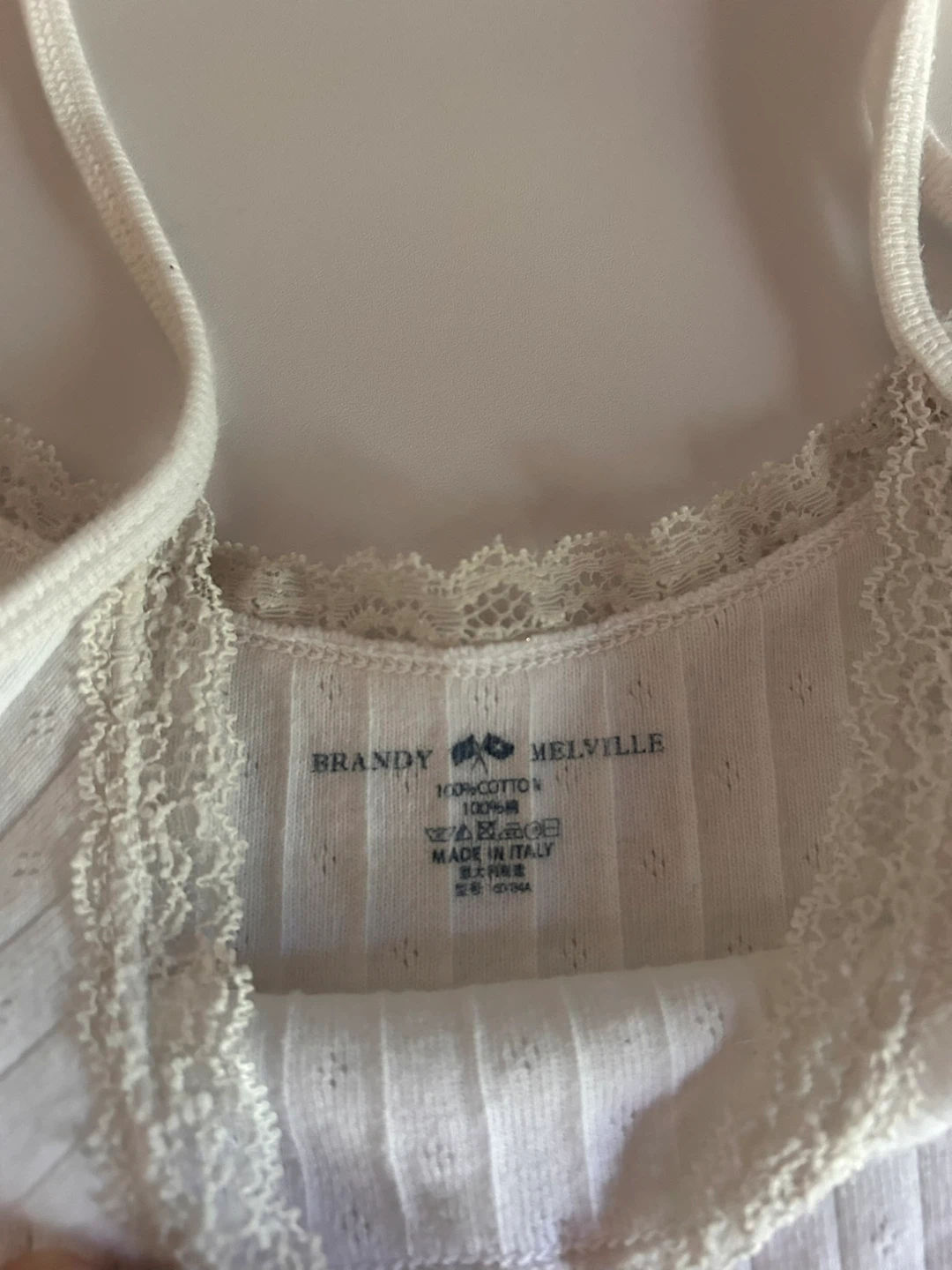 Brandy Melville White Lace Trim Ribbed Tank Top - photo 2