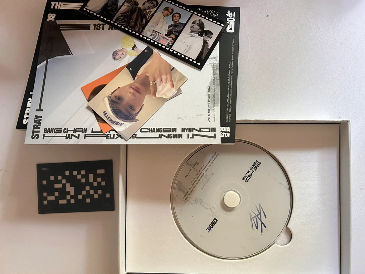 Stray Kids GO LIVE 1st Album CD - photo 3
