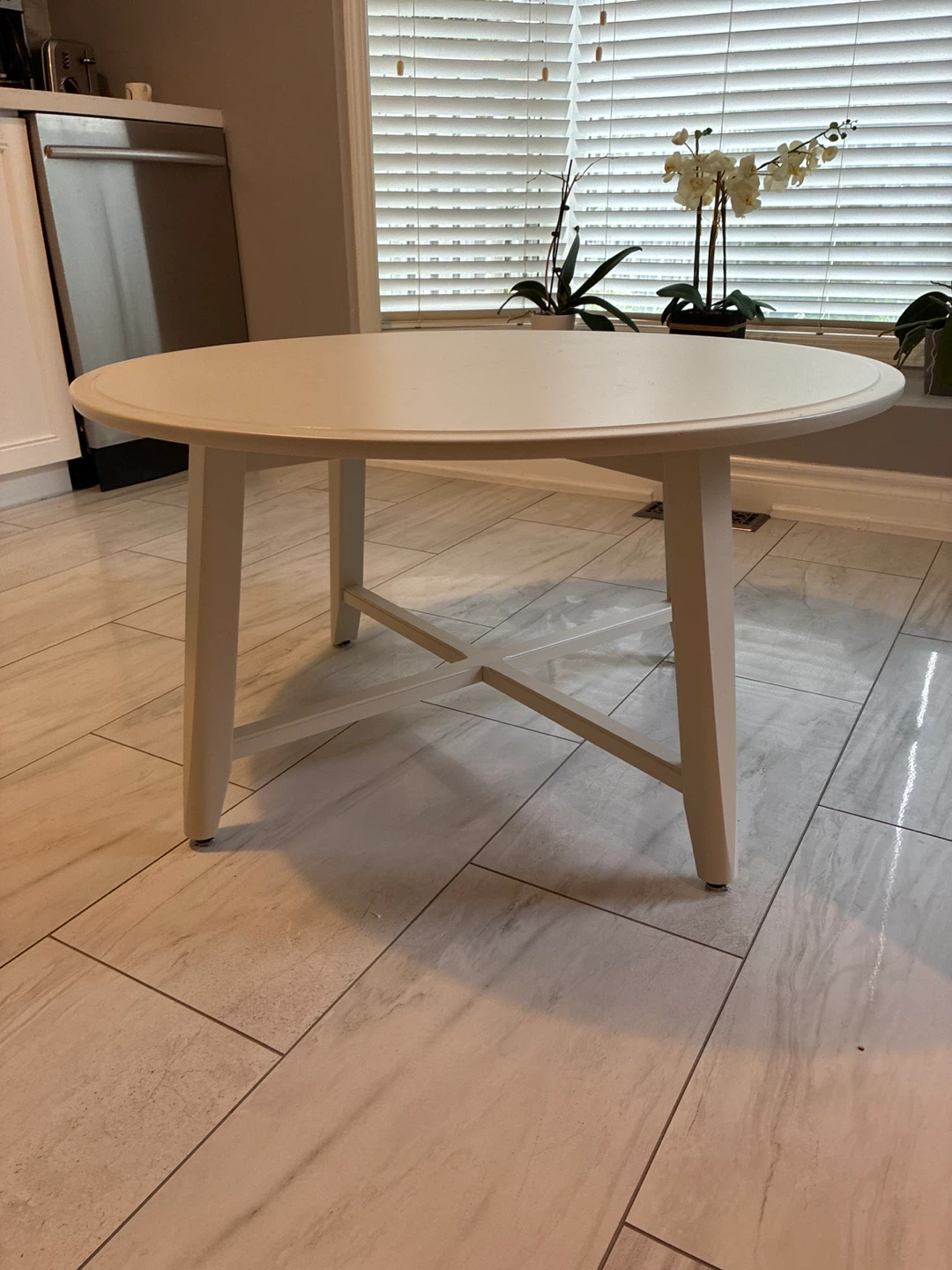 Selling table for living room - photo 2