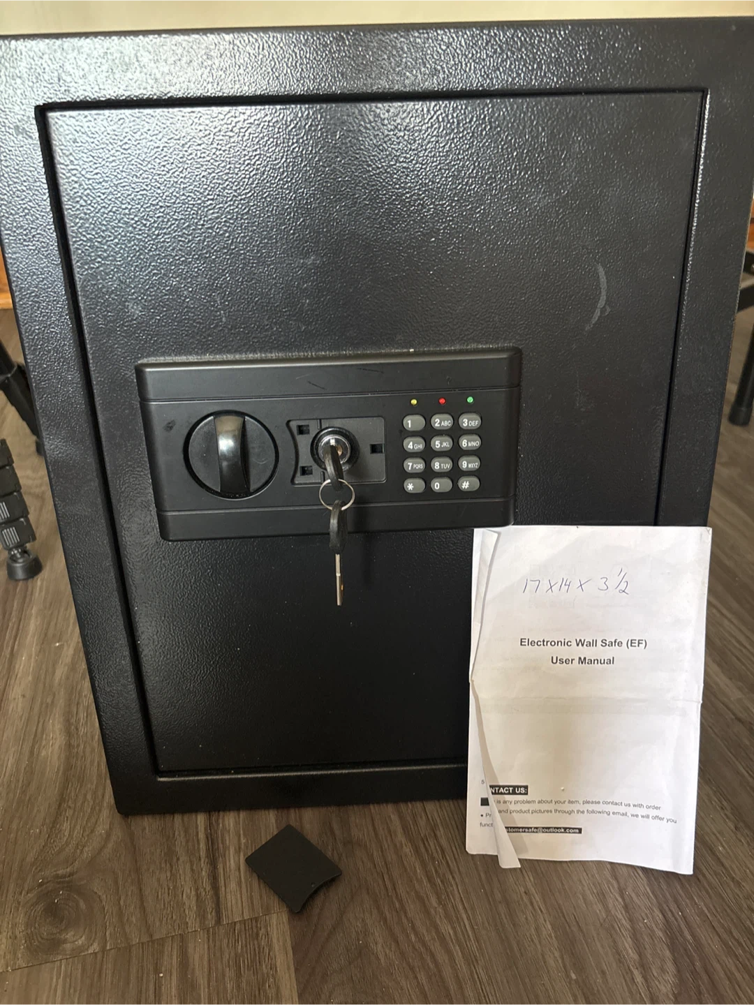 Electronic Wall Safe