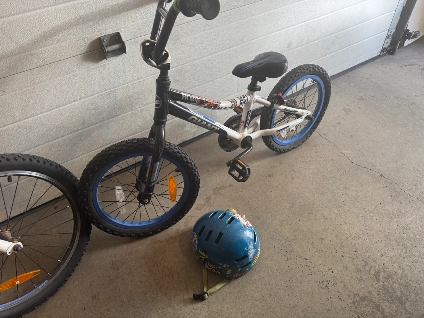 Giant kids Bike. 16 inch wheels