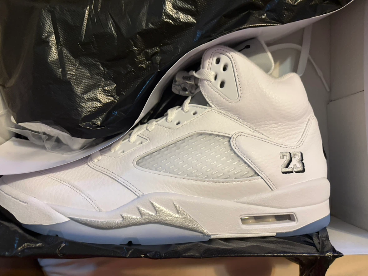Sneakers brand new in the box