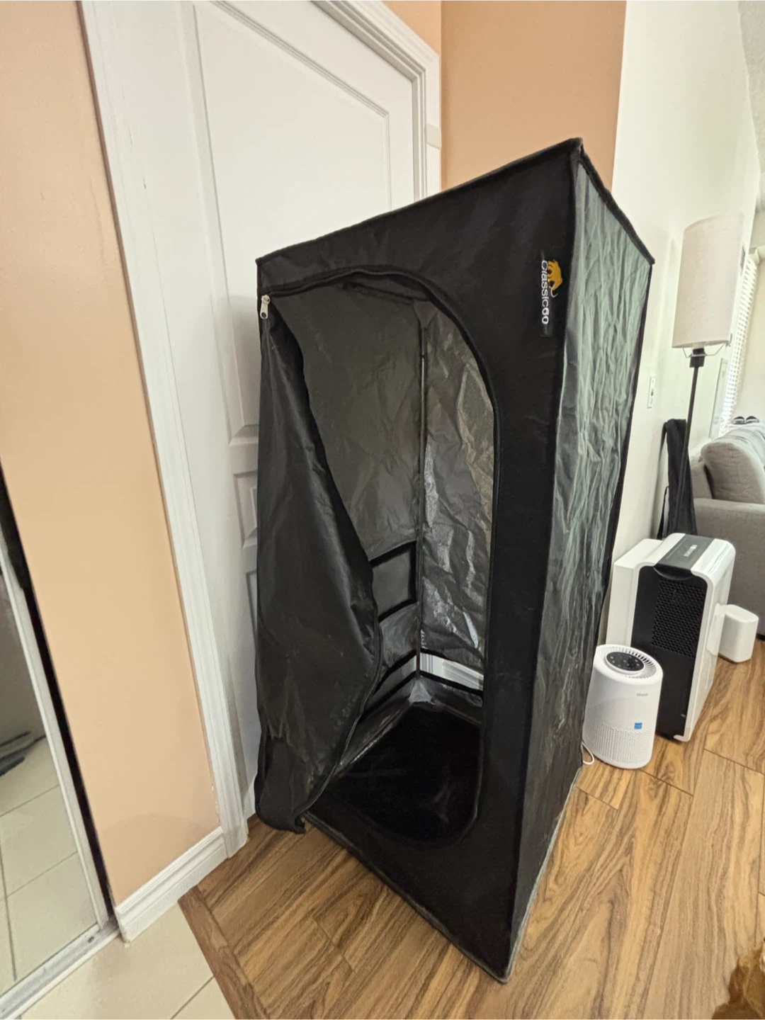 2x2x4.6 ft grow tent with 3 vents