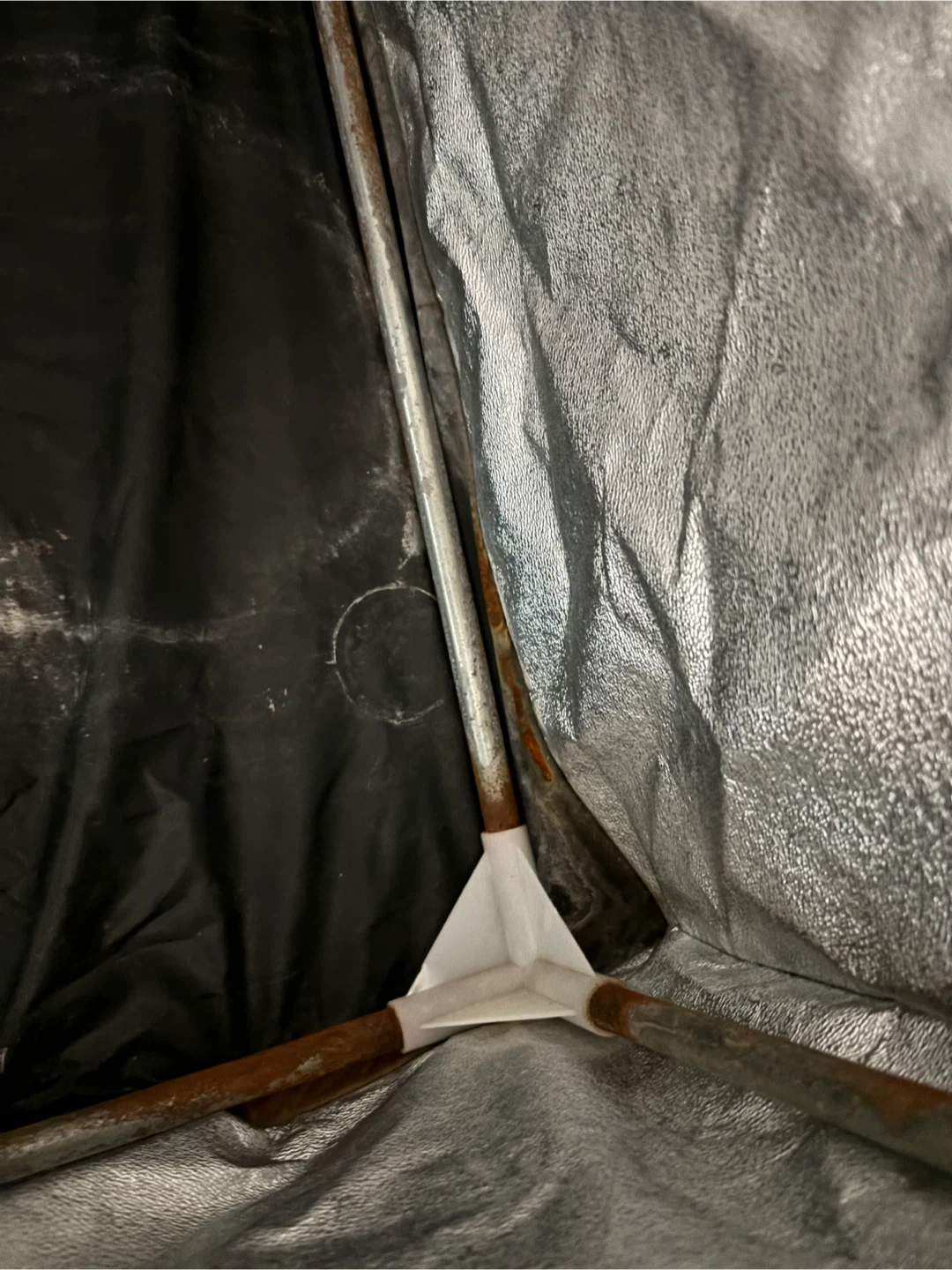 2x2x4.6 ft grow tent with 3 vents - photo 4