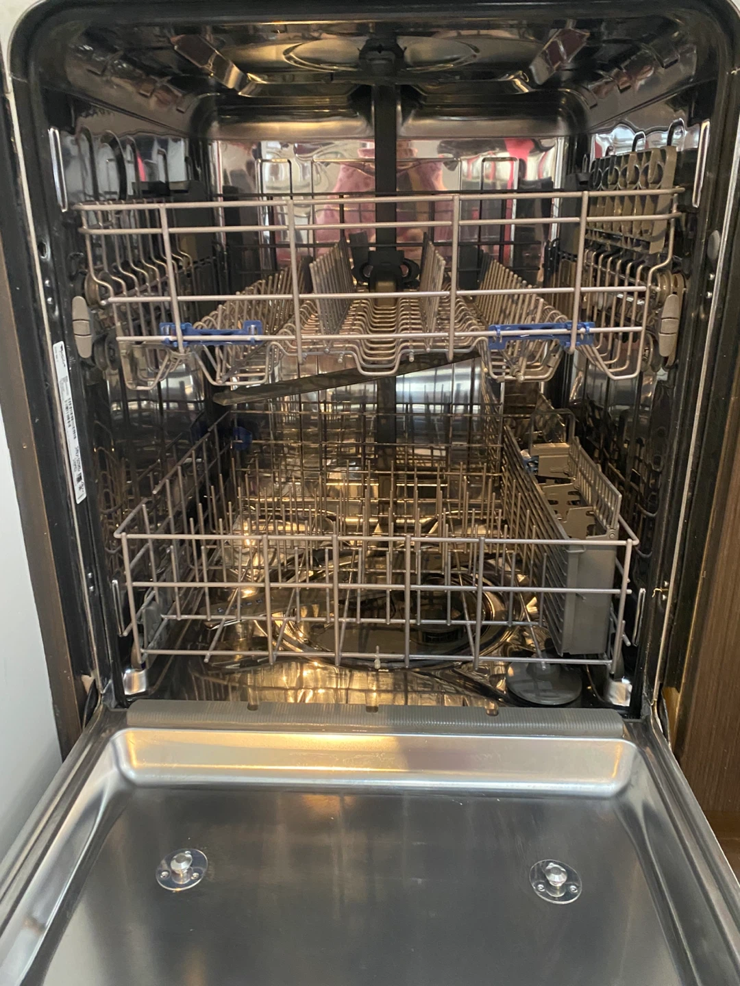 Whirlpool stainless steel dishwasher in good condition. - photo 2