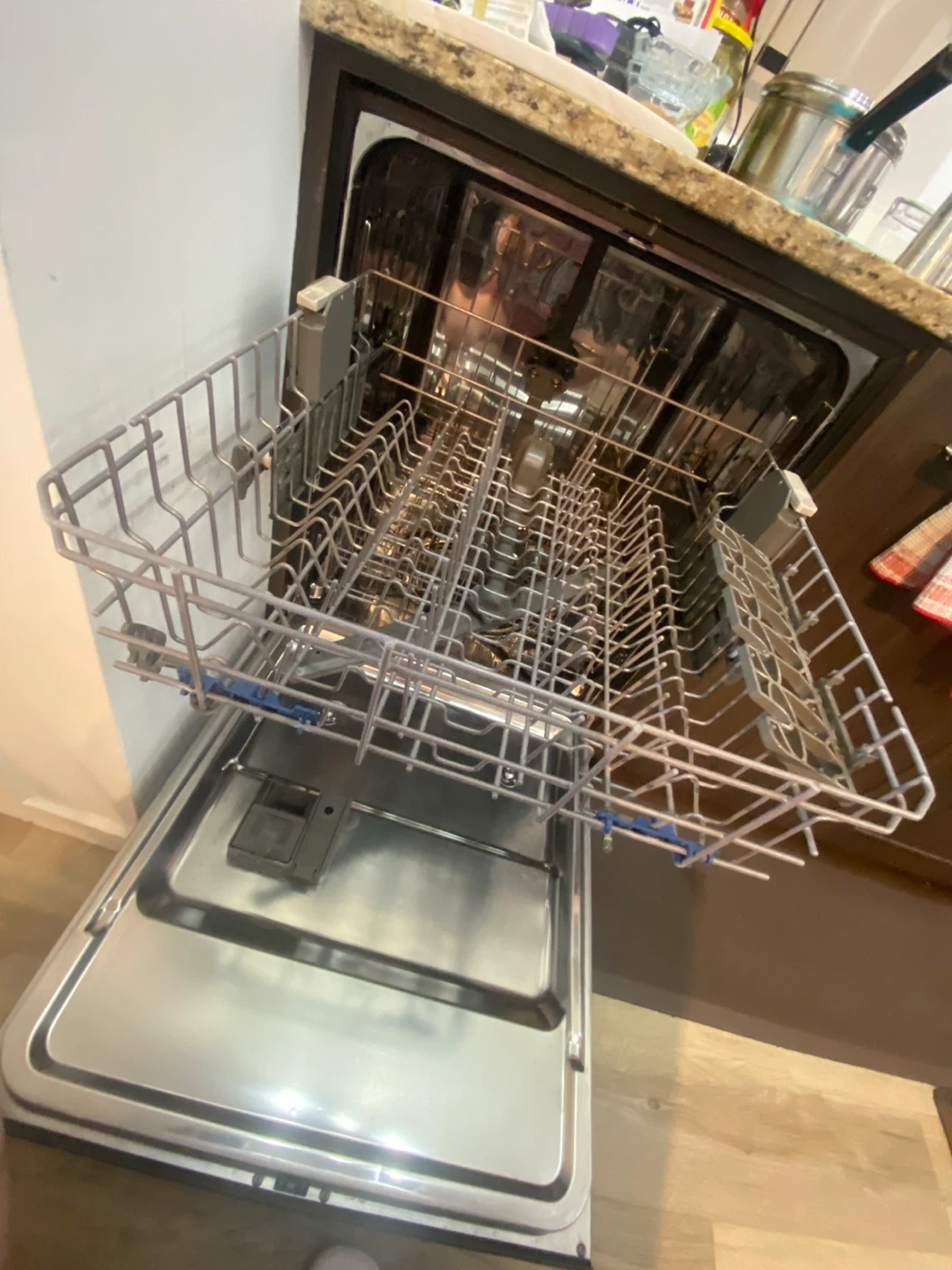 Whirlpool stainless steel dishwasher in good condition. - photo 3