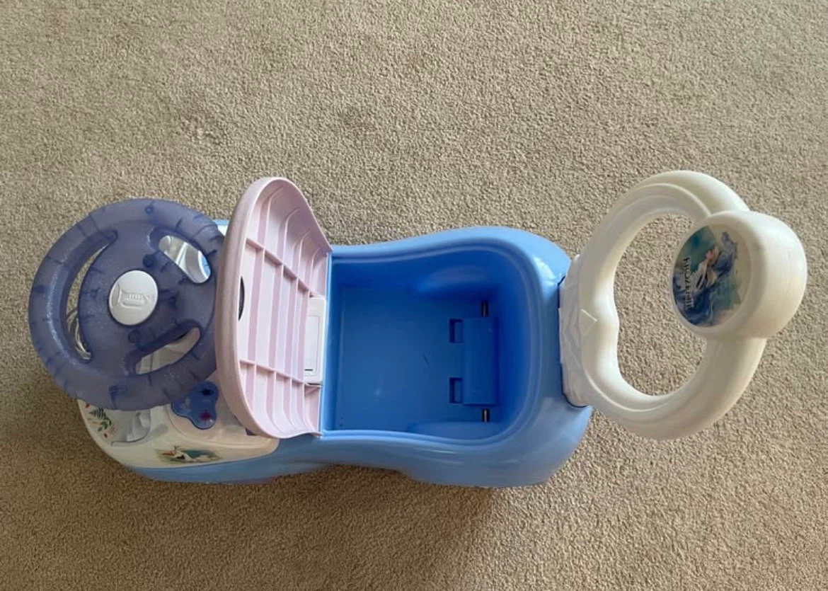 Disney Frozen Toddler Car - photo 3
