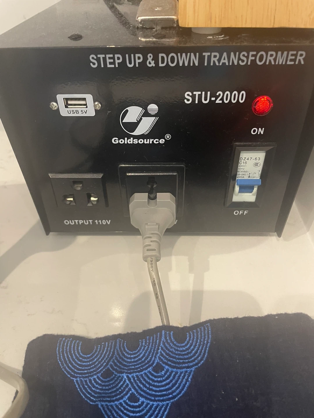 🍚 Cuckoo Rice Cooker + 2000W Voltage Transformer - $100 - photo 3