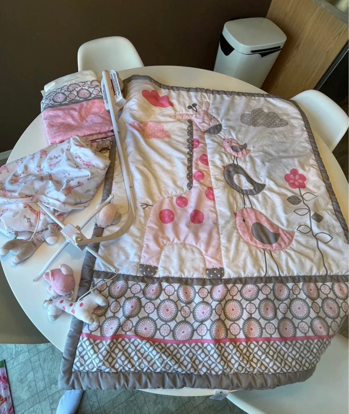 Baby Bedding Set with Mobile - Pink Giraffe & Birds - photo 2