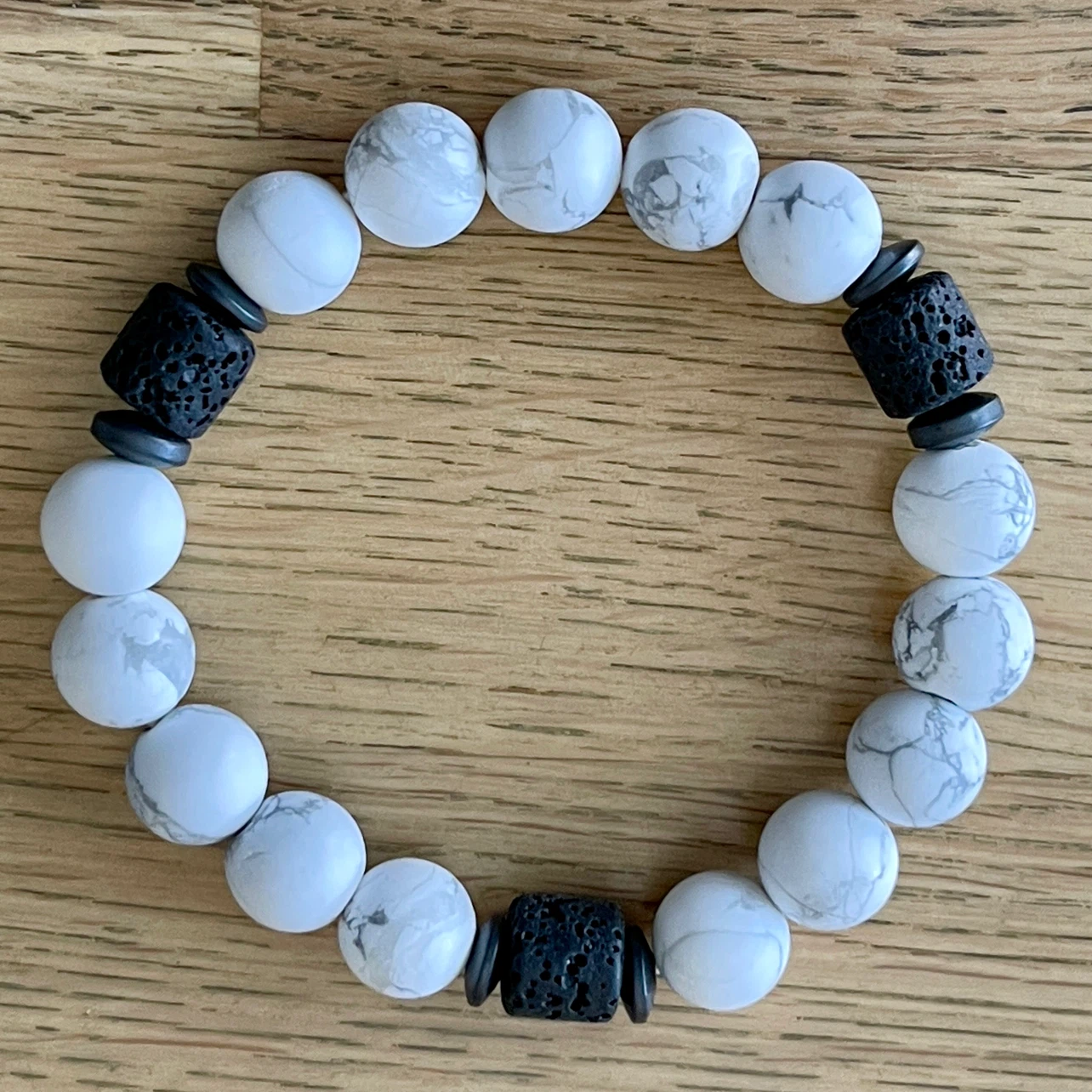 Large size Howlite & Lava rock bracelet (12mm) - photo 3