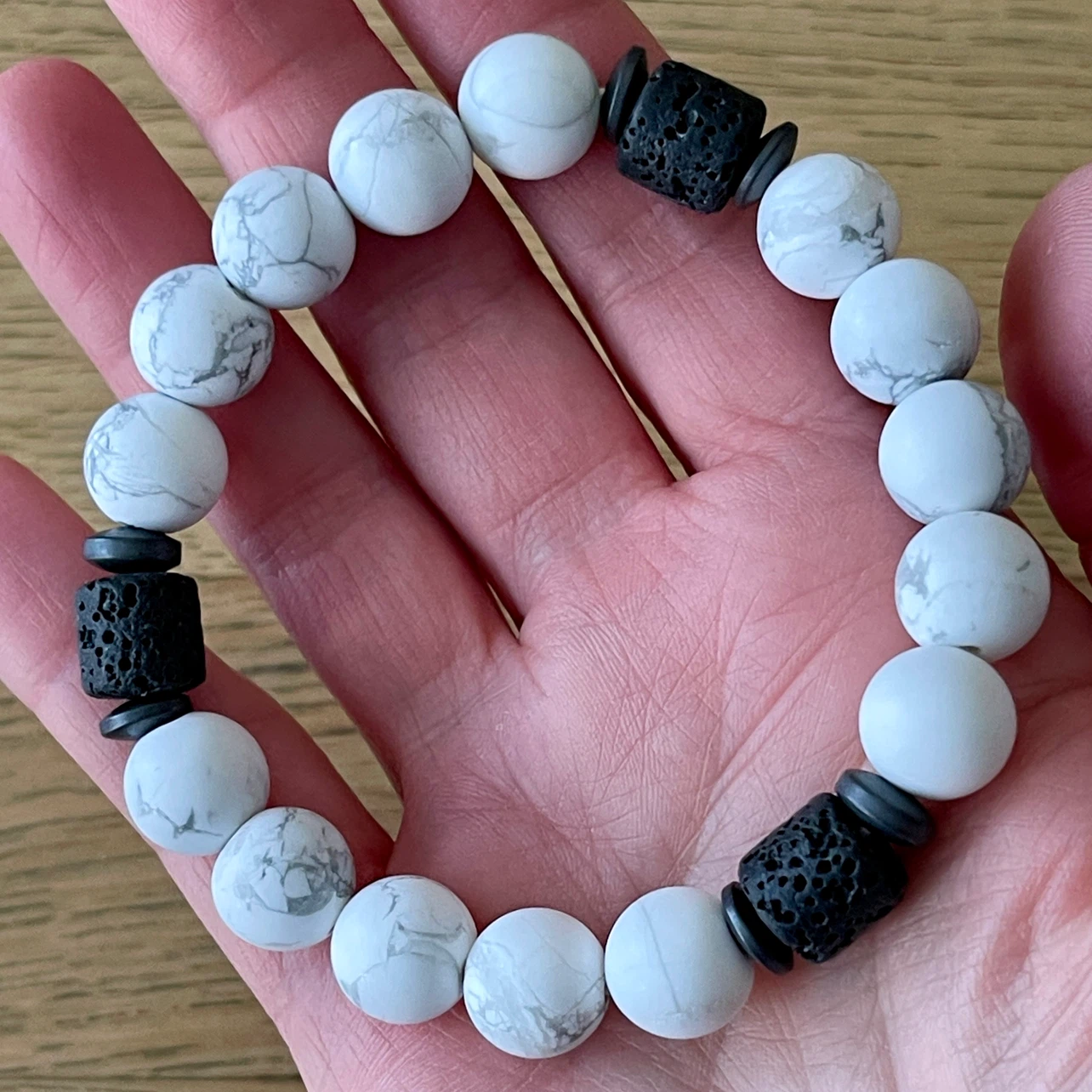 Large size Howlite & Lava rock bracelet (12mm) - photo 4