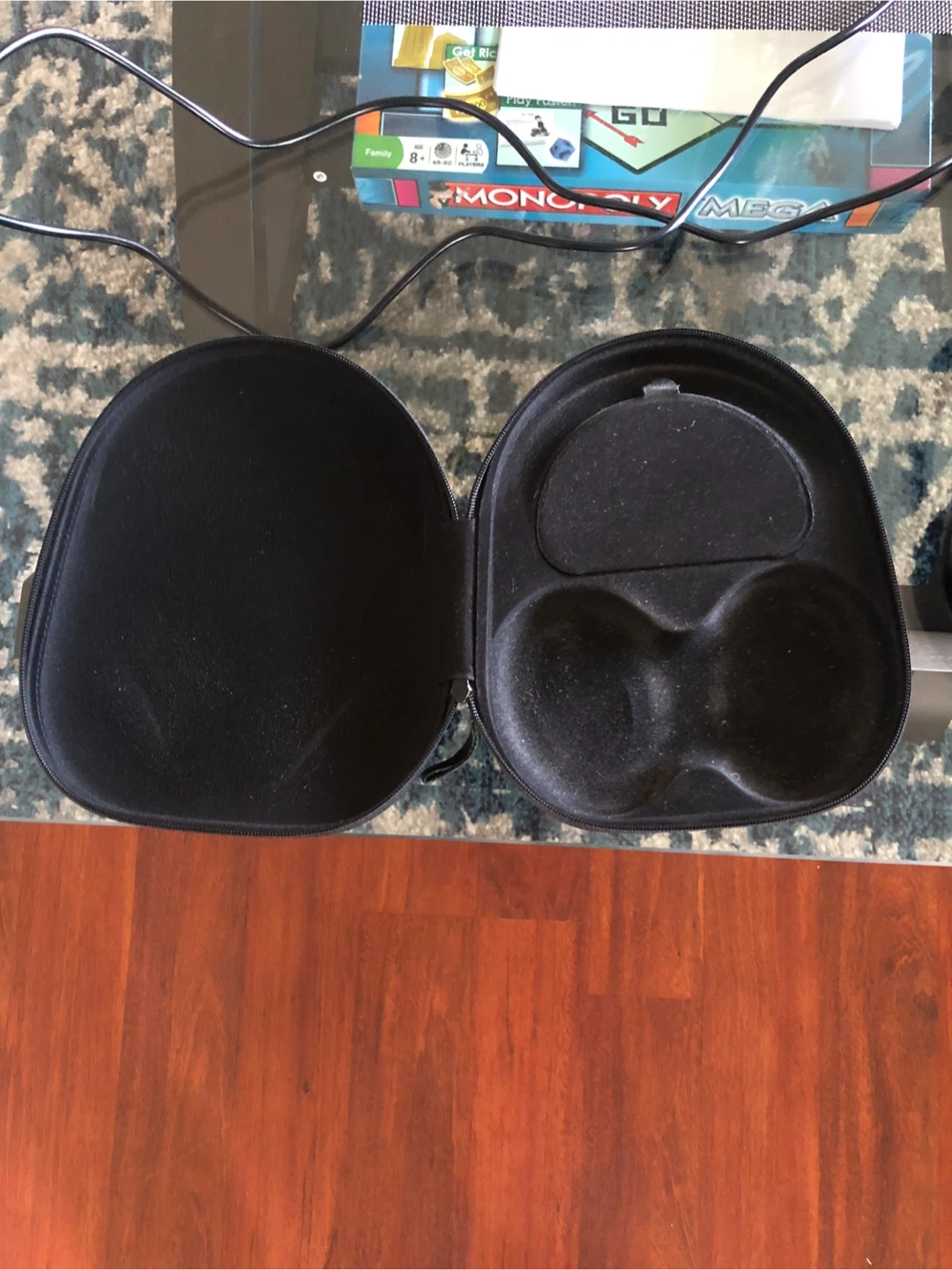 Bose Noise Cancelling Headphones 700 with case and charger - photo 3