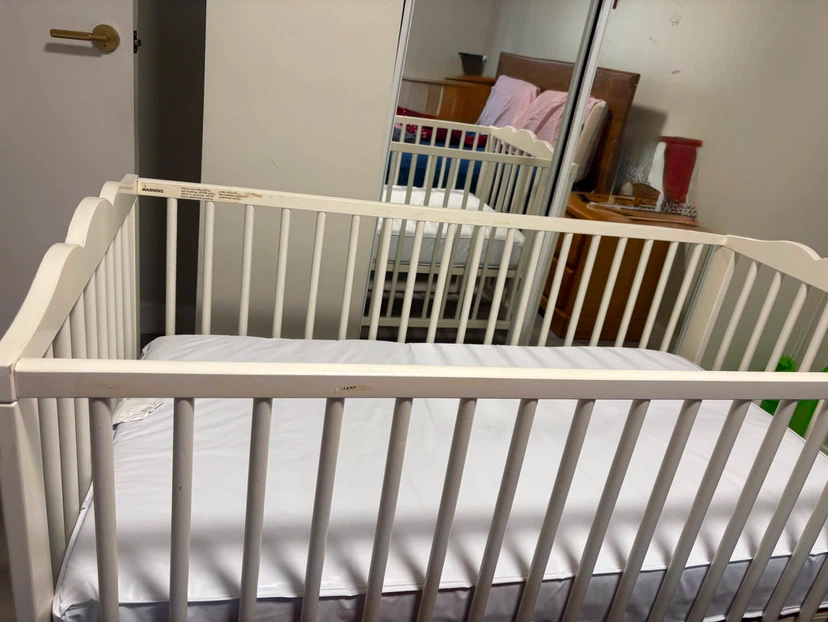 White Wooden Baby Crib - photo 2