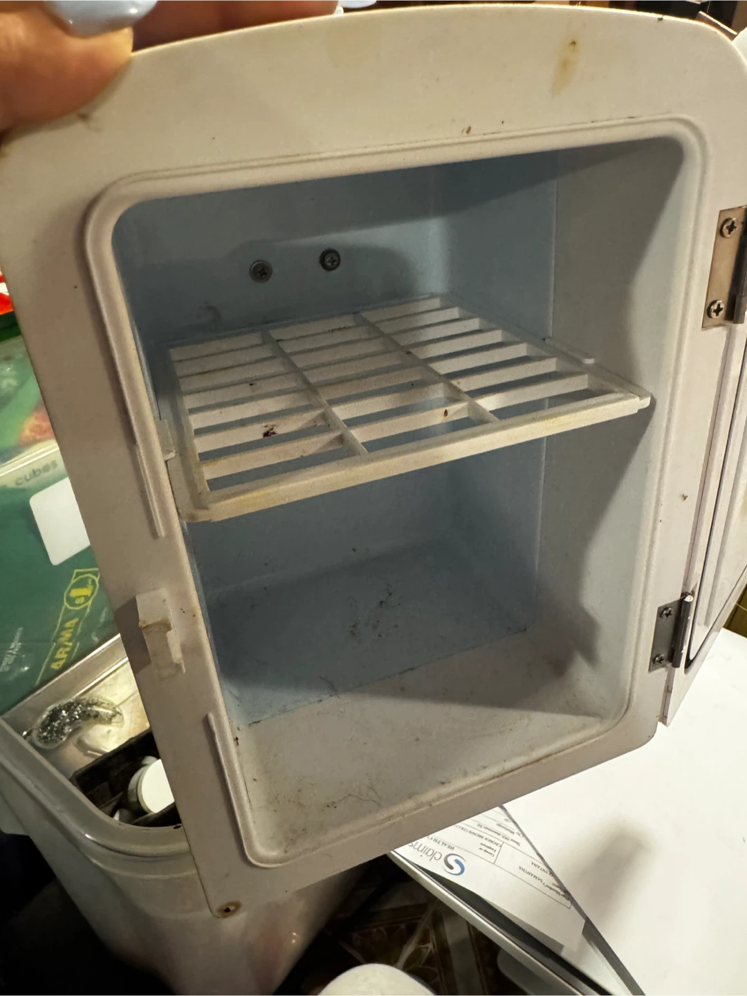 AstroAI Mini makeup and skincare Fridge - photo 2