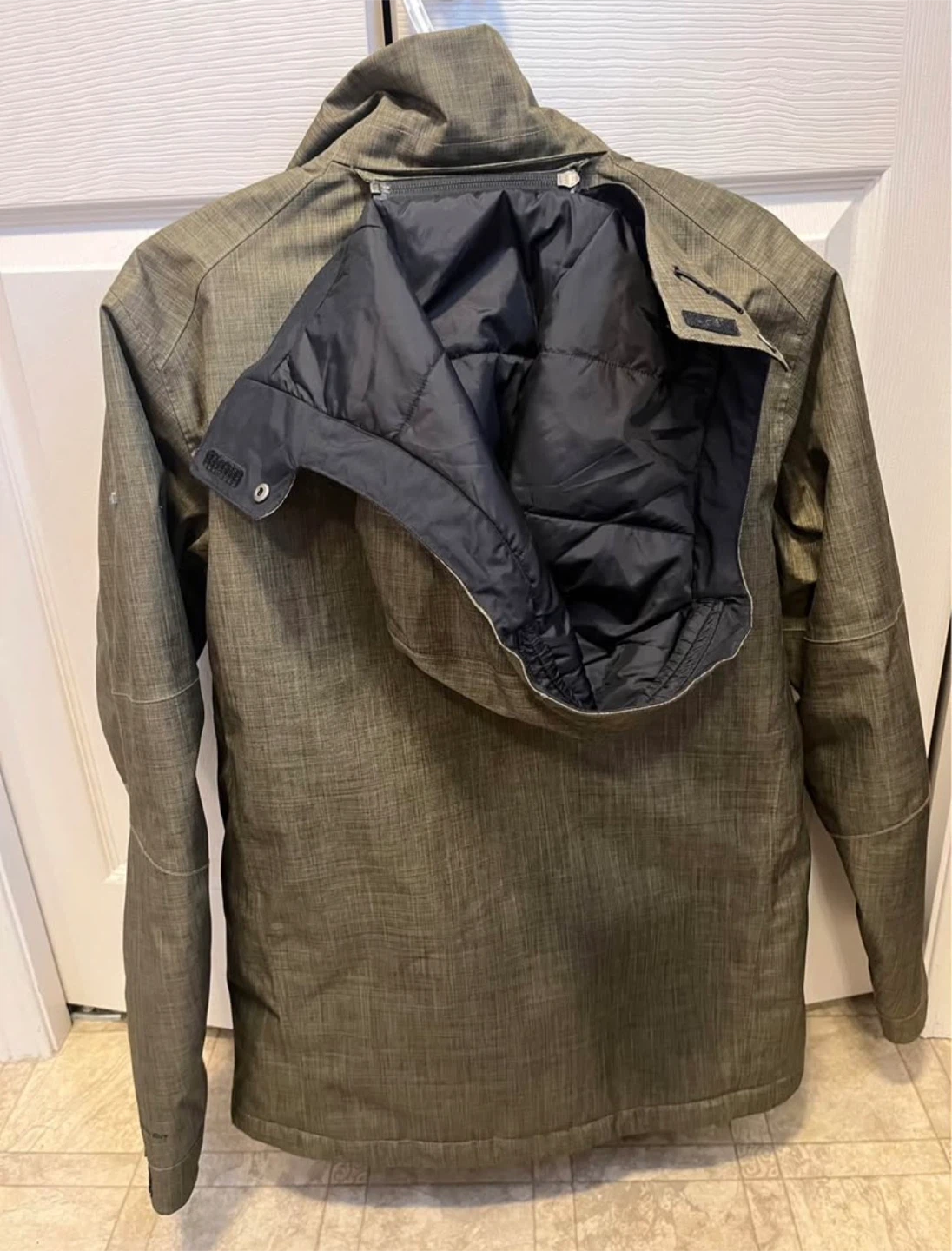 Men’s North Face Winter Coat Size Small - photo 2