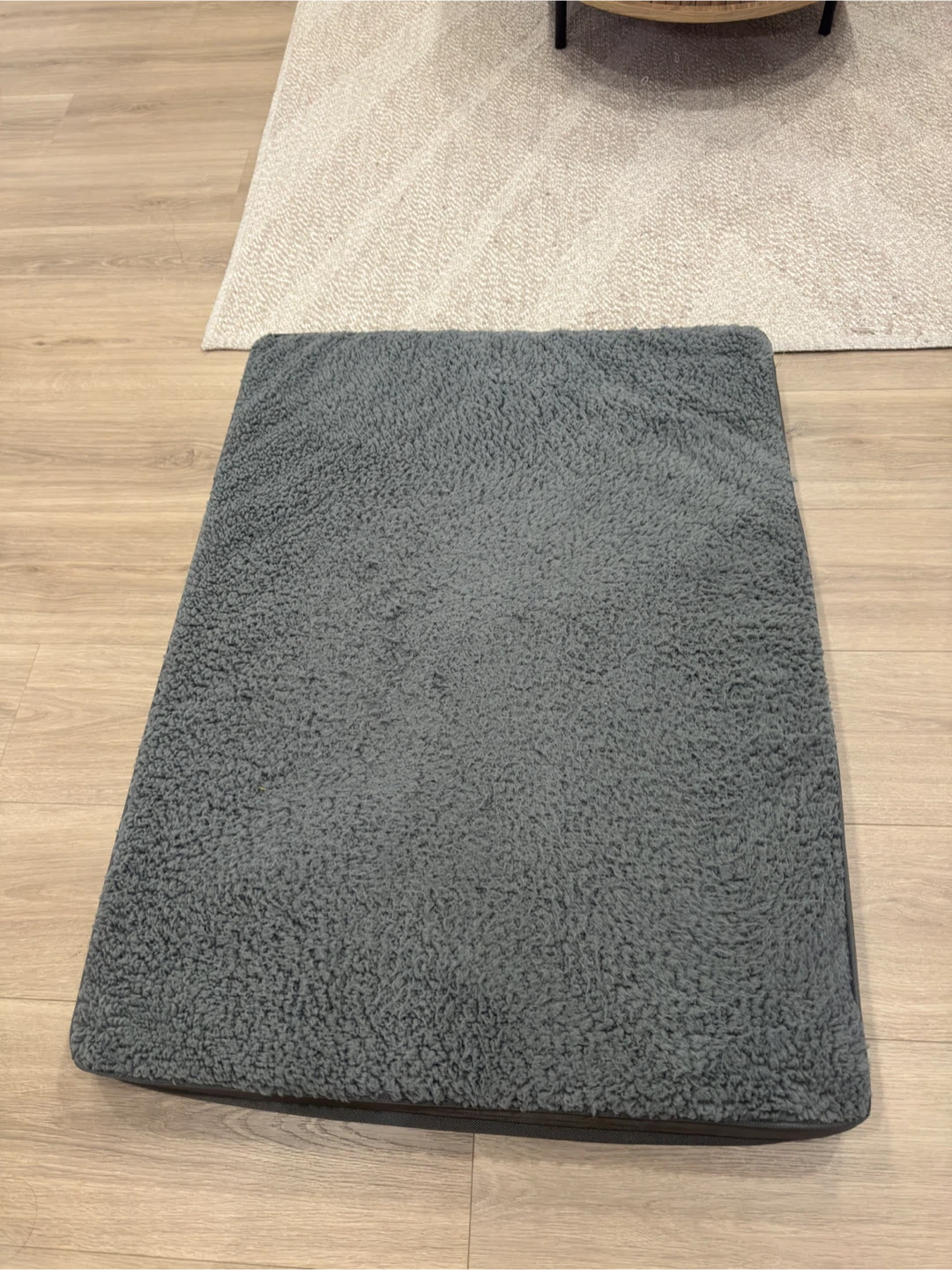 Large Dog Bed - 36x27x3 inches - photo 2
