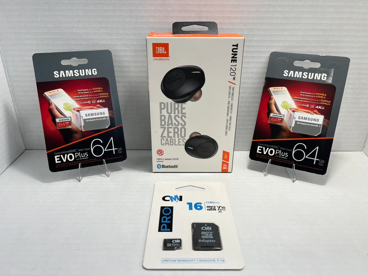 🎧 JBL Wireless Earbuds Bundle – Brand New + Bonus Memory Cards