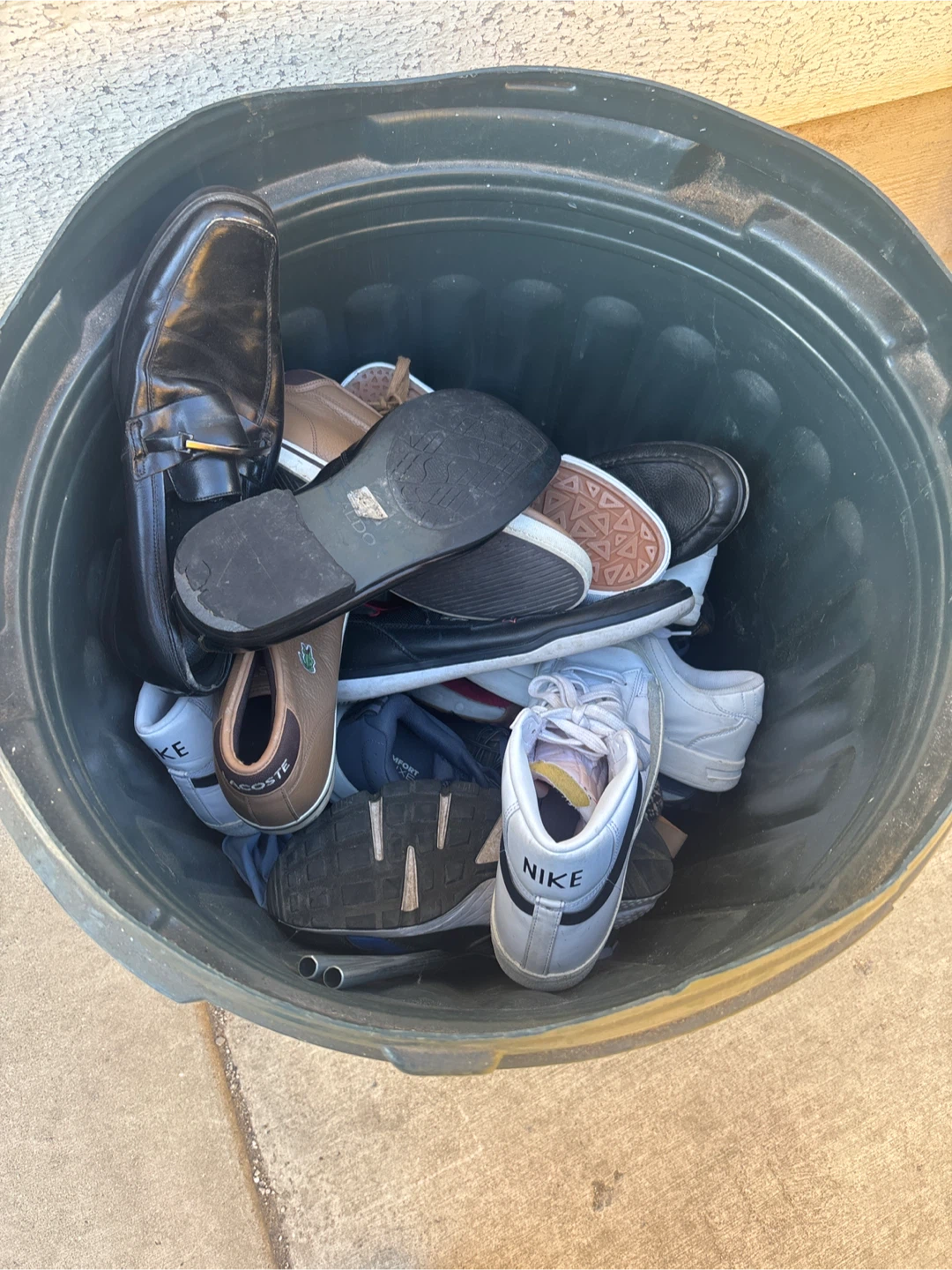 Men’s Size 10 bucket of shoes best offer for all