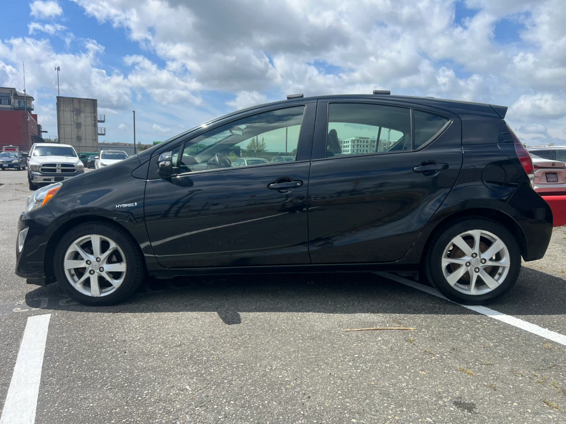 2016 Toyota Prius c Technology - photo 4