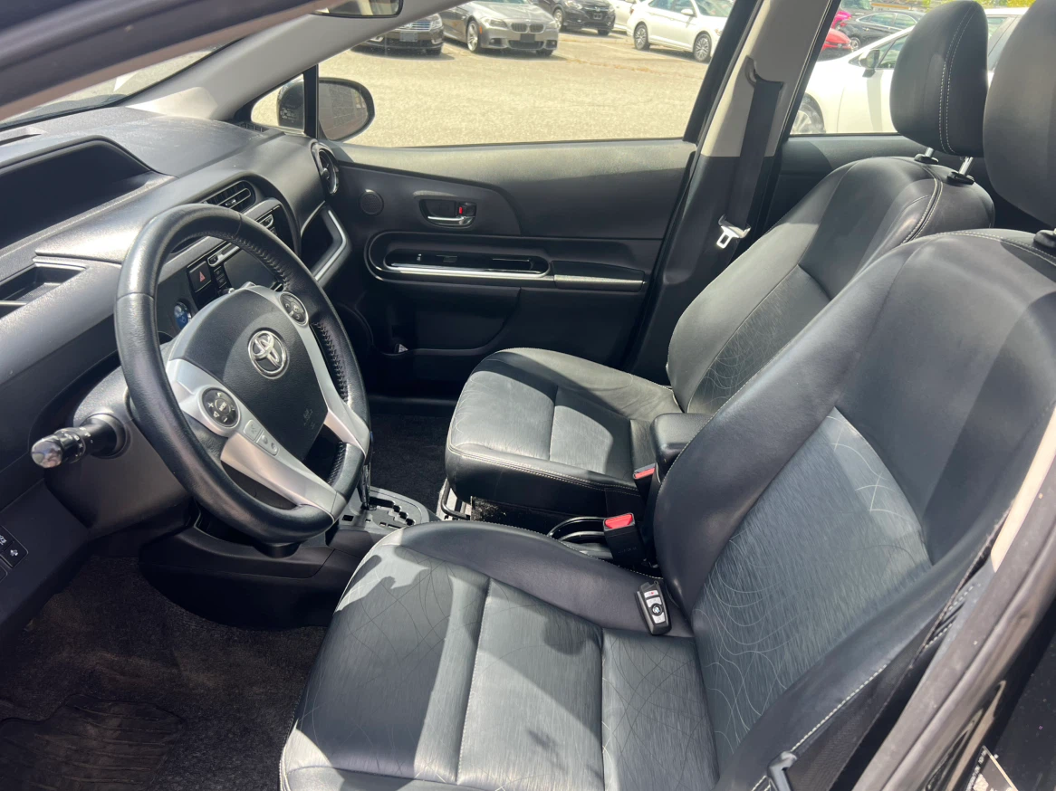 2016 Toyota Prius c Technology - photo 5